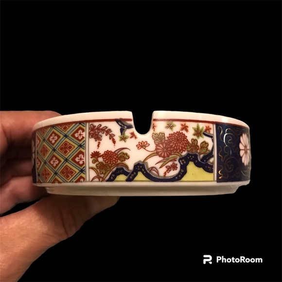 Vintage Imari Empress Japan Hand-Painted Ashtray - Picture 2 of 7